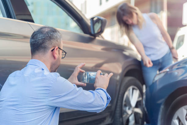 Professional Full Coverage Car Insurance technician working in Hillside, IL